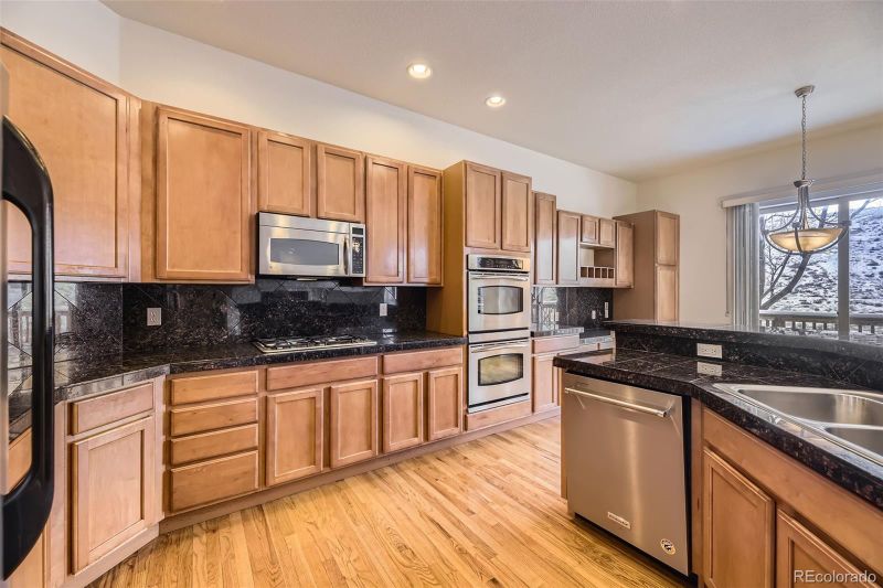 8379 Hackamore Rd, Littleton, CO 80125