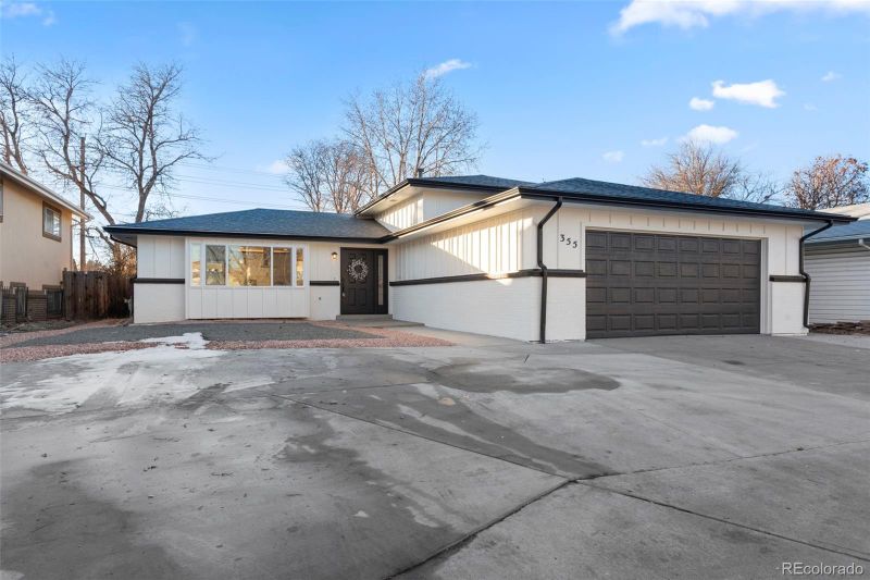 355 S Monaco Pw, Denver, CO 80224