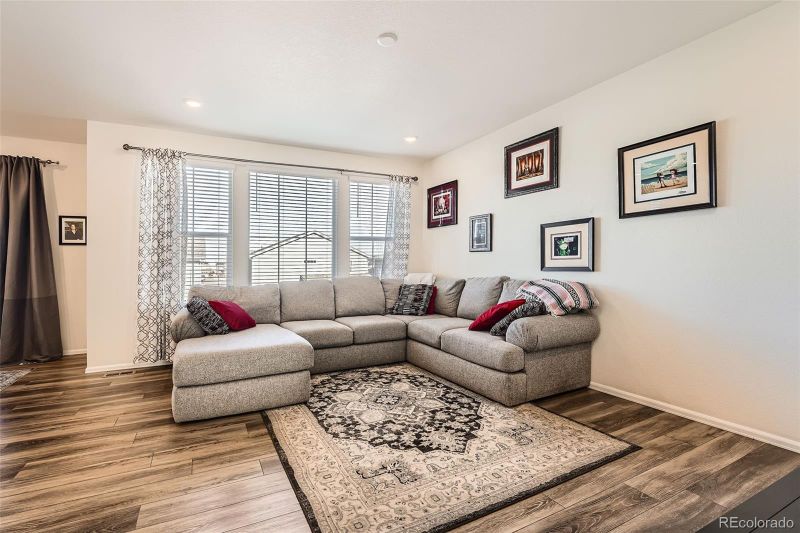 26285 E Canal Pl, Aurora, CO 80018