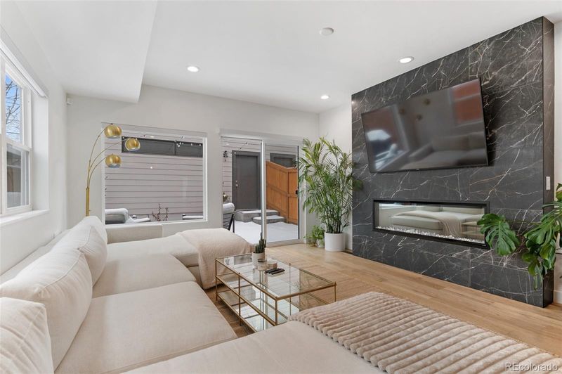 953 Stuart St, Denver, CO 80204