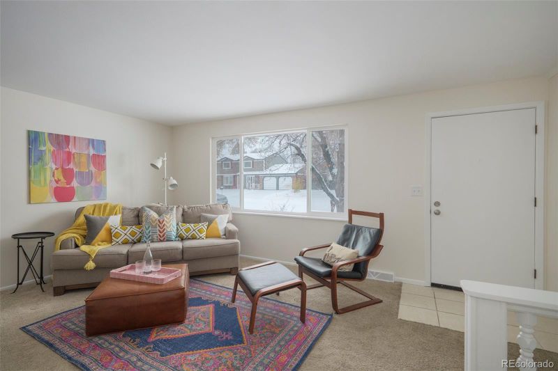 3048 S Akron Ct, Denver, CO 80231