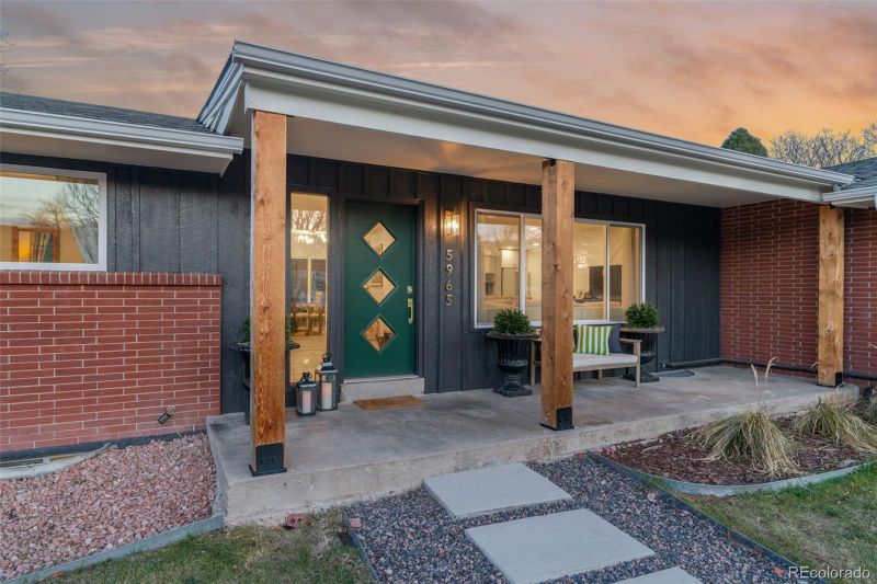 5965 W Quarles Dr, Littleton, CO 80128