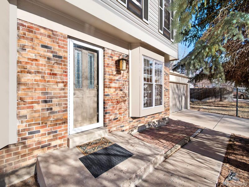 1050 S Lewiston Way, Aurora, CO 80017