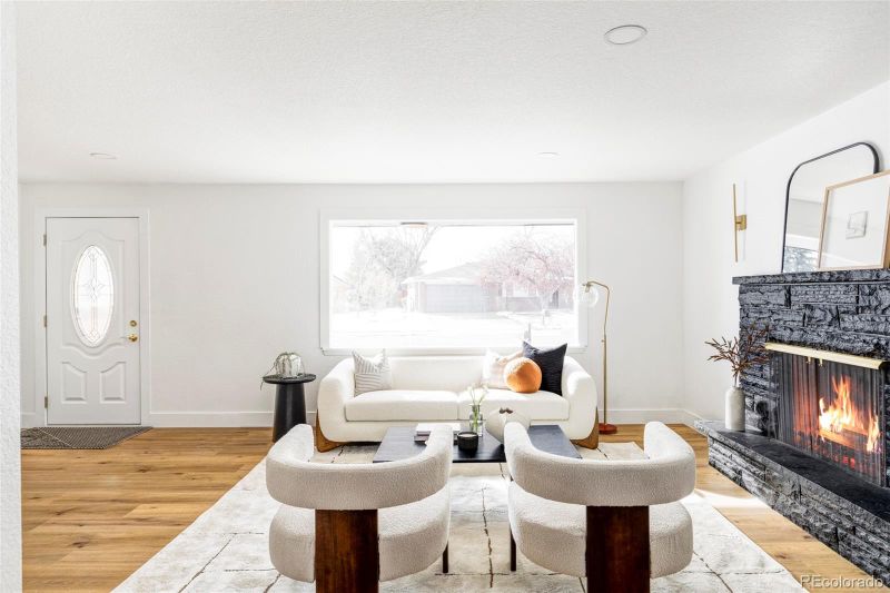 42 Princeton Cir, Longmont, CO 80503