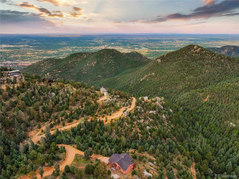 302 Earthsong Way, Manitou Springs, CO 80829