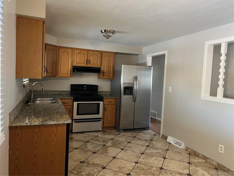 3236 Carson St, Aurora, CO 80011
