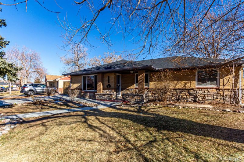 5470 Holland Dr, Arvada, CO 80002