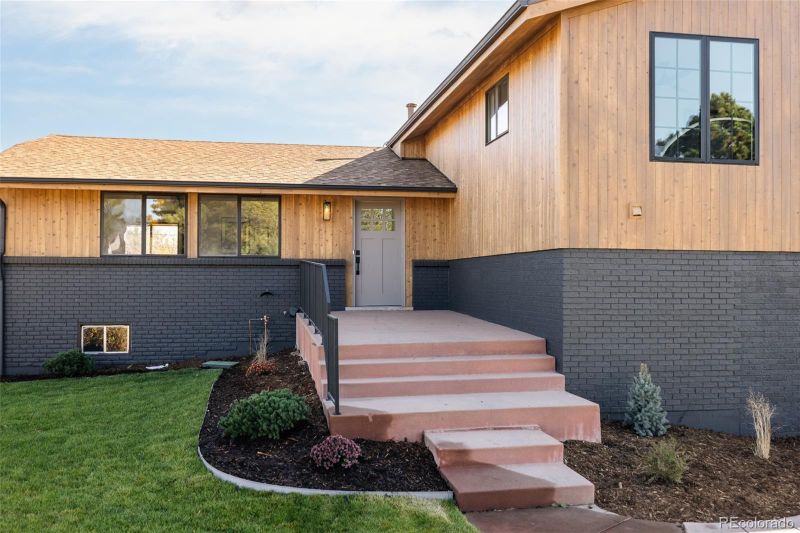 3380 S Oak Ct, Denver, CO 80227