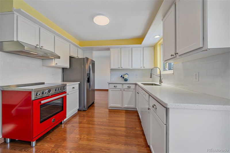 9563 W Capri Ave, Littleton, CO 80123