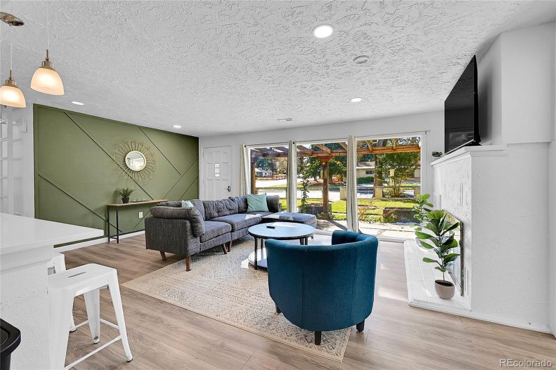 10125 W 8th Pl, Lakewood, CO 80215