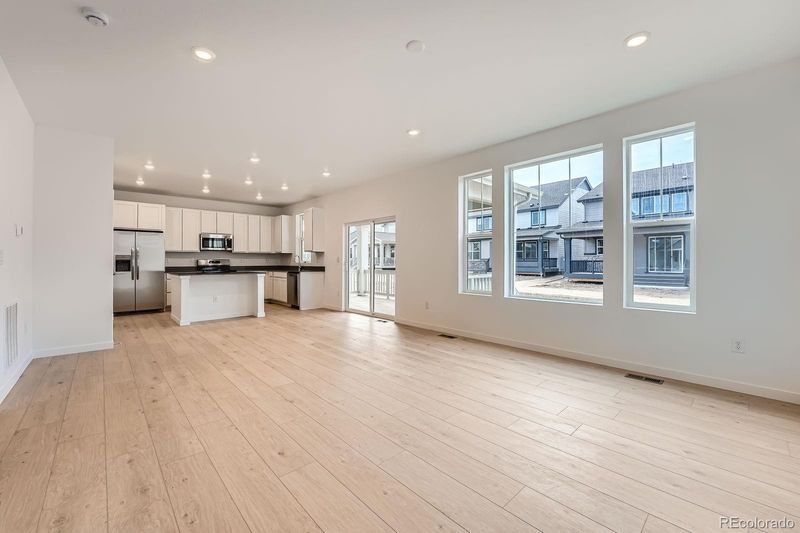 24736 E Evans Dr, Aurora, CO 80018