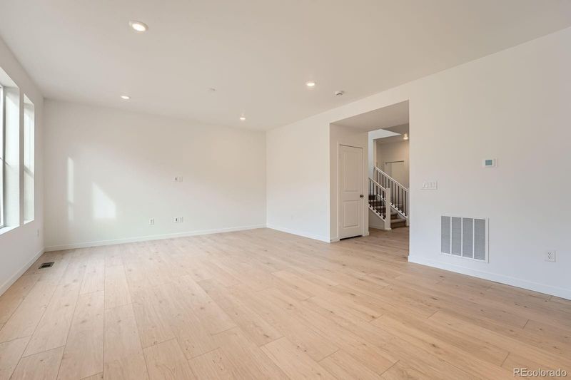 24736 E Evans Dr, Aurora, CO 80018