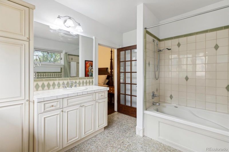 815 Vine St, Denver, CO 80206