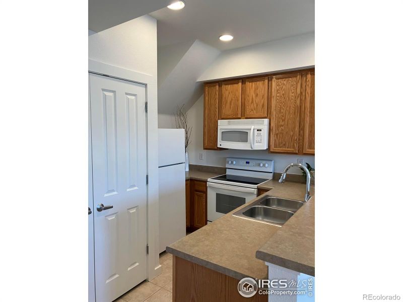 3101 Iron Forge Pl #J-206, Boulder, CO 80301