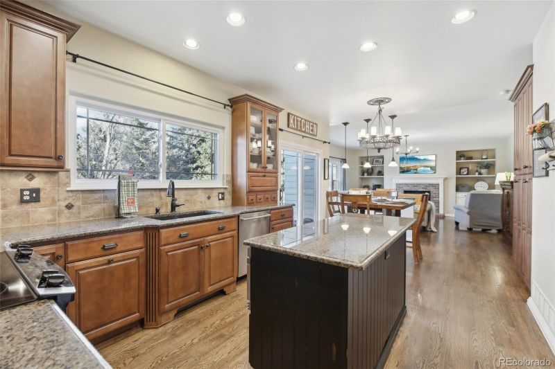9554 Queenscliffe Dr, Highlands Ranch, CO 80130