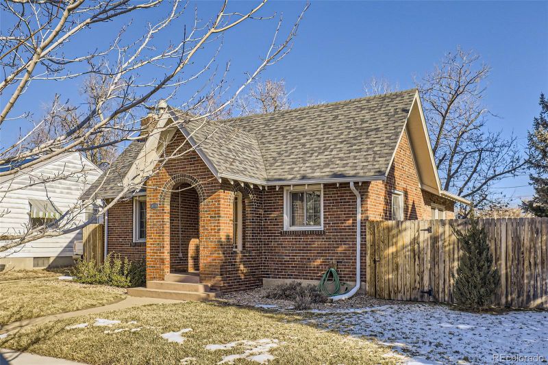 4336 Thompson Ct, Denver, CO 80216