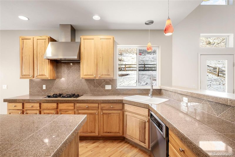 7155 Red Mesa Dr, Littleton, CO 80125