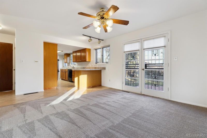 2142 S Zephyr St, Lakewood, CO 80227