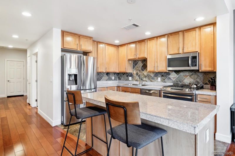 1630 N Clarkson St #320, Denver, CO 80218