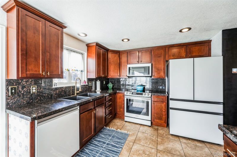 10432 Hoyt St, Broomfield, CO 80021
