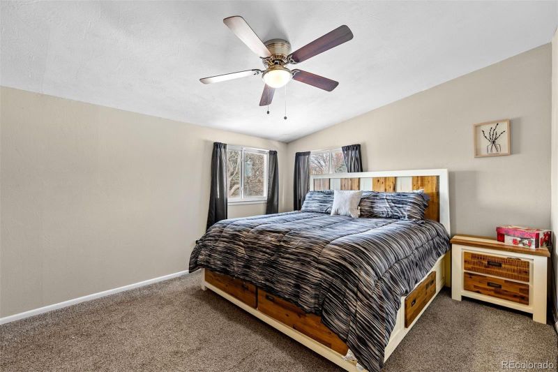 33 Stanford Ave, Pueblo, CO 81005