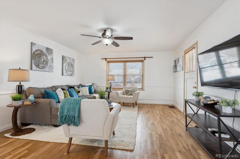 3311 S Logan St, Englewood, CO 80113