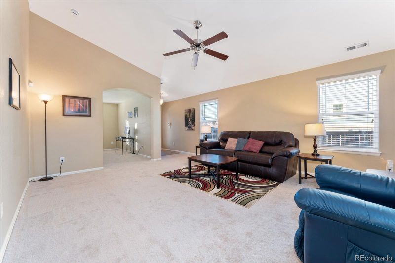 464 N Jamestown Way, Aurora, CO 80018