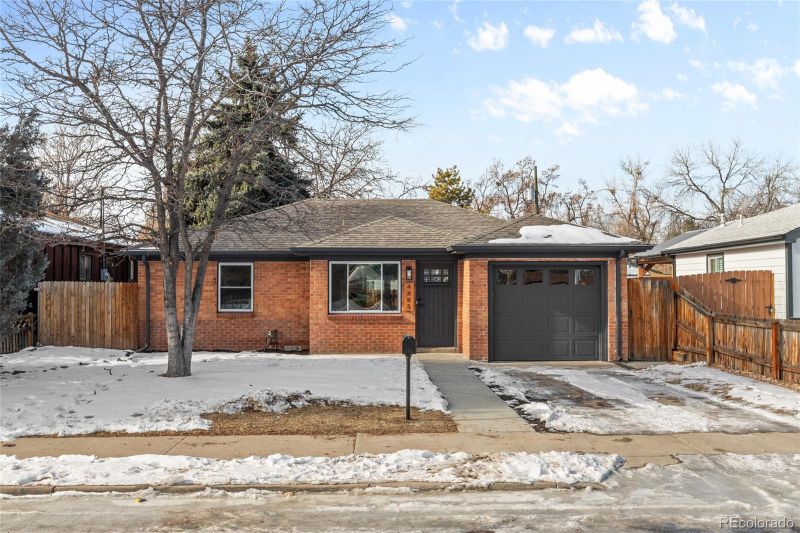 4885 S Logan St, Englewood, CO 80113