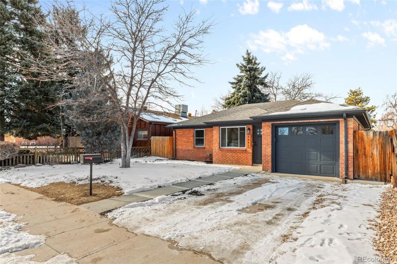 4885 S Logan St, Englewood, CO 80113