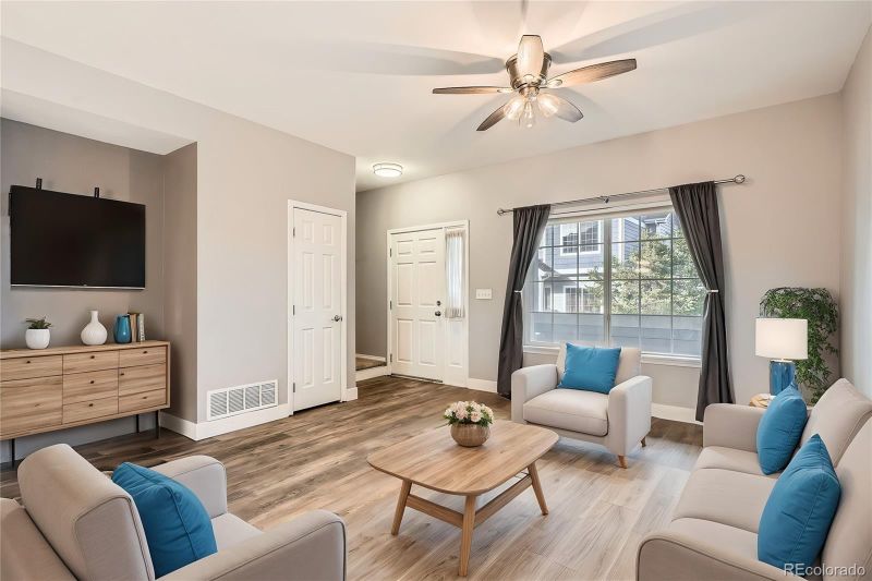 19249 E Carolina Dr #106, Aurora, CO 80017