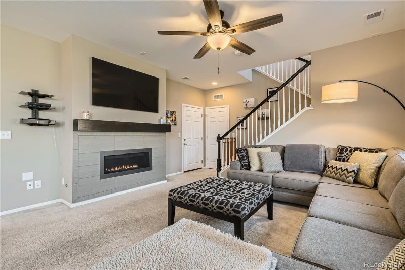 9638 Albion Ln, Thornton, CO 80229