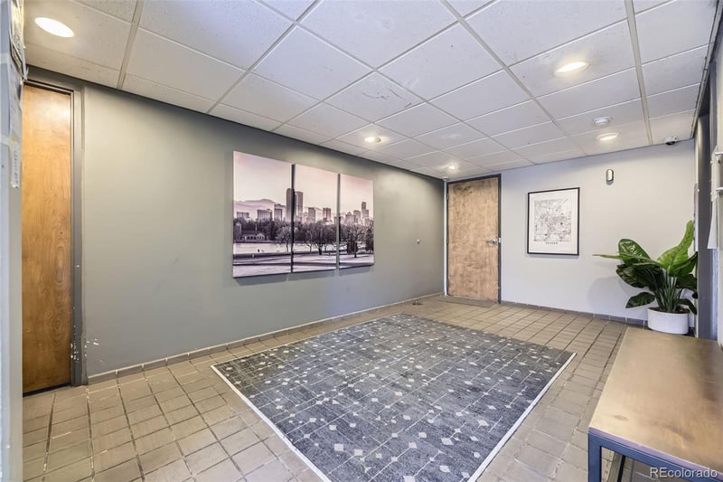 1050 N Corona St #215, Denver, CO 80218