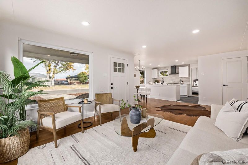 5550 E Thrill Pl, Denver, CO 80207