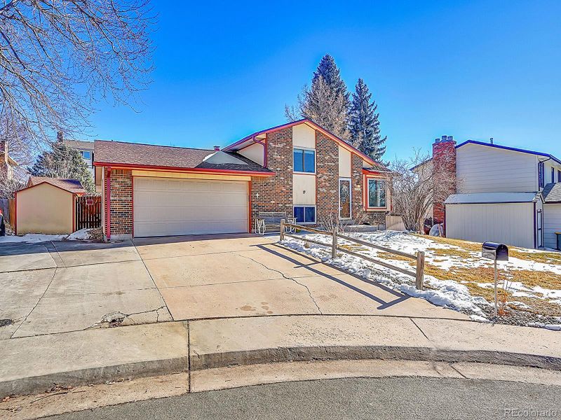 2066 S Rifle St, Aurora, CO 80013