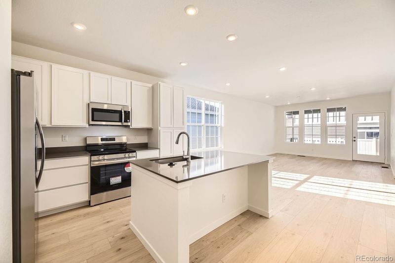 5015 N Quemoy St, Aurora, CO 80019