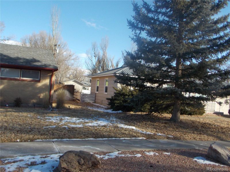 88 El Camino Dr, Alamosa, CO 81101