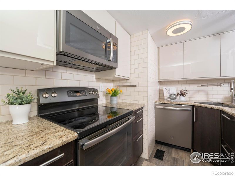 380 S Taft Ct, Louisville, CO 80027