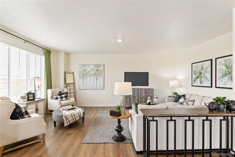 22293 E 6th Pl, Aurora, CO 80018