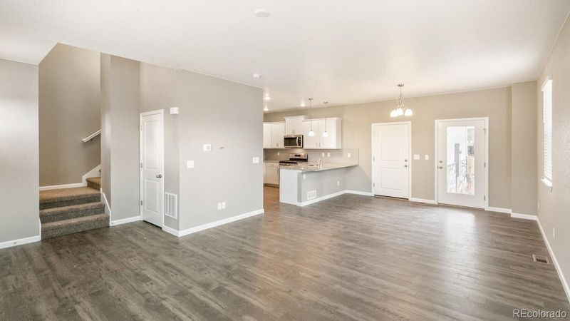 692 N Shawnee St, Aurora, CO 80018