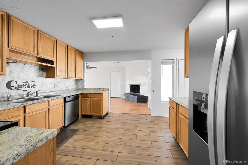 2244 11th St, Greeley, CO 80631
