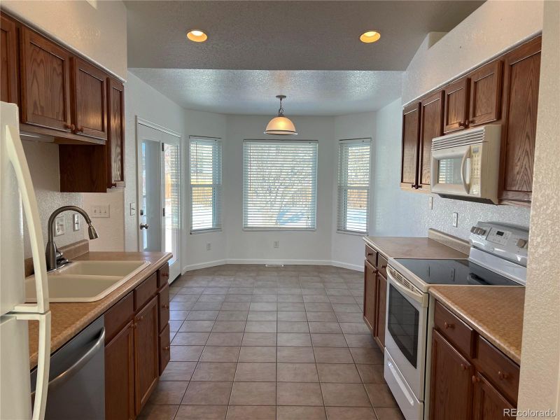 549 S Putter Dr, Pueblo West, CO 81007