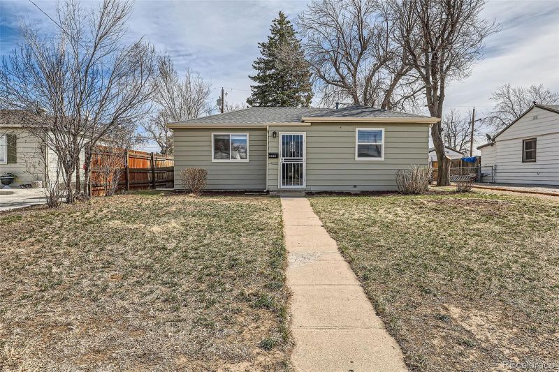 1248 Moline St, Aurora, CO 80010