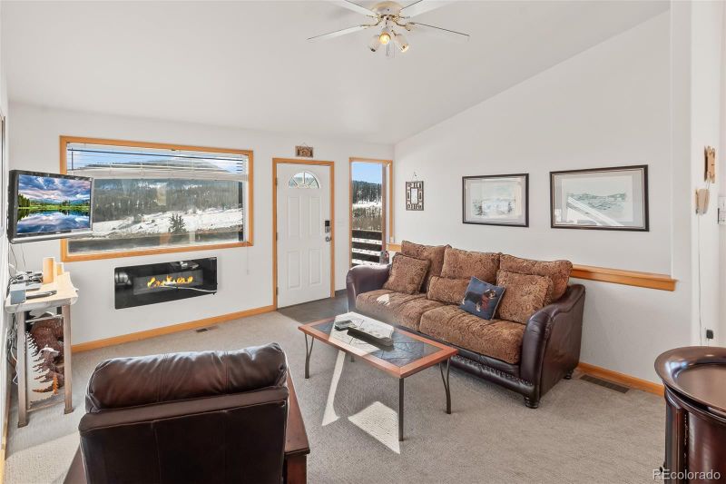 1357 Overland Cir, Jefferson, CO 80456