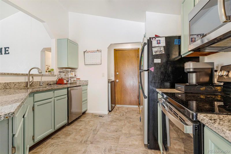 5783 W 76th Dr, Arvada, CO 80003