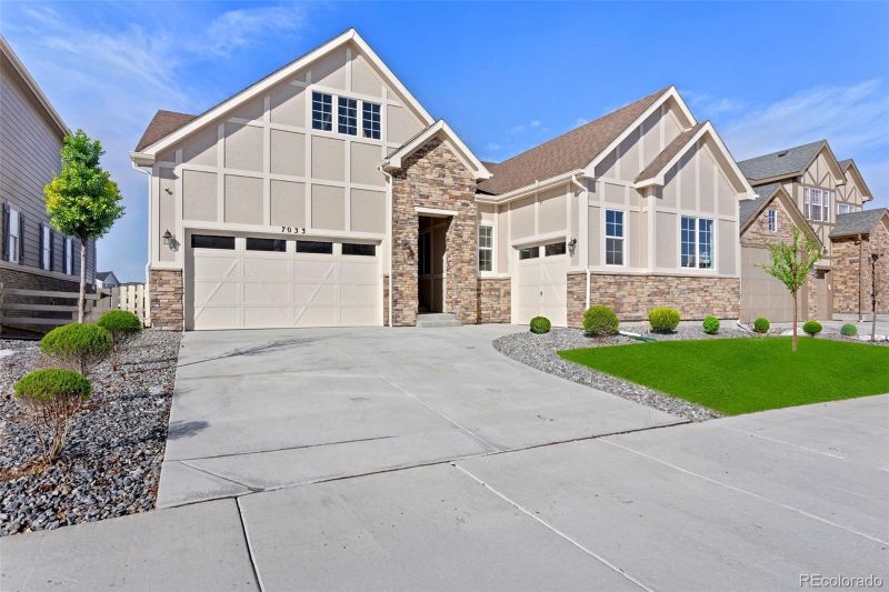 7033 S Waterloo Way, Aurora, CO 80016