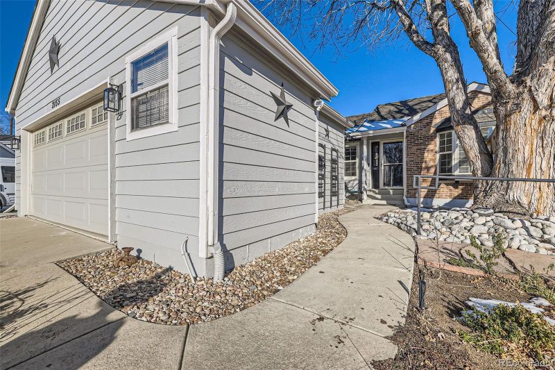 2155 E Nichols Dr, Centennial, CO 80122