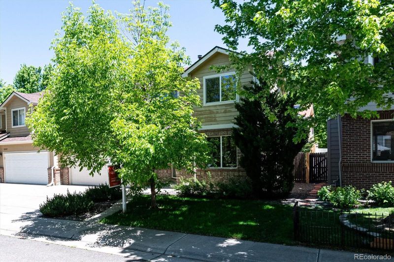 9519 E Iowa Cir, Denver, CO 80247