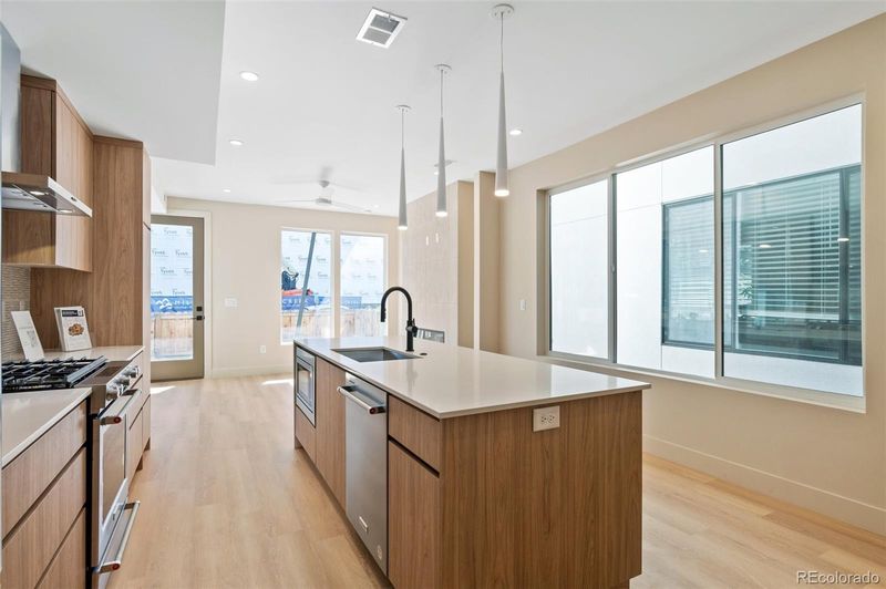 2325 S High St, Denver, CO 80210