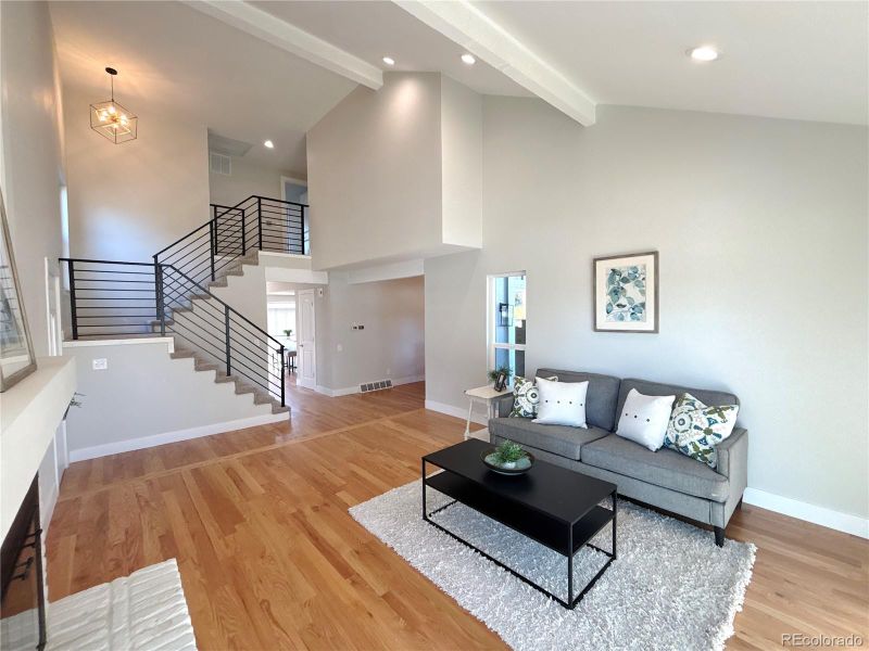 7585 S Rosemary Cir, Centennial, CO 80112