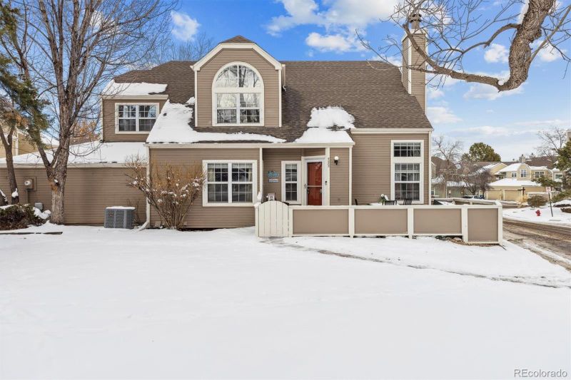 5885 W Atlantic Pl, Lakewood, CO 80227